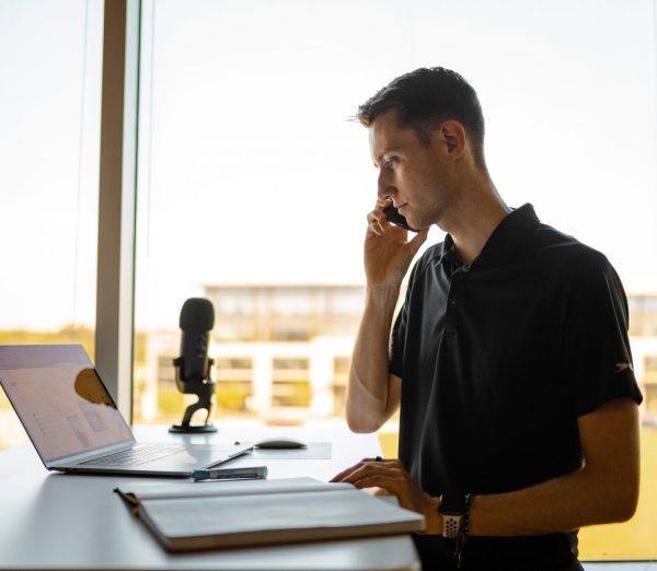  How entrepreneurs develop and grow the economy 