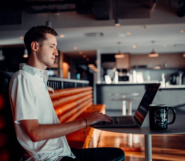 उद्यमी को व्यवसाय शुरू करते समय कौन कौन सी चुनौती का सामना करना पड़ता है?